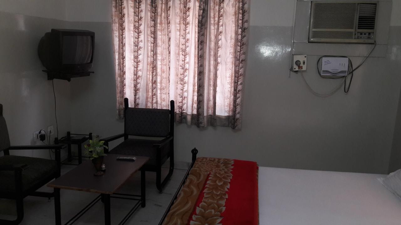 Hotel Urvashi Jaipur Eksteriør bilde